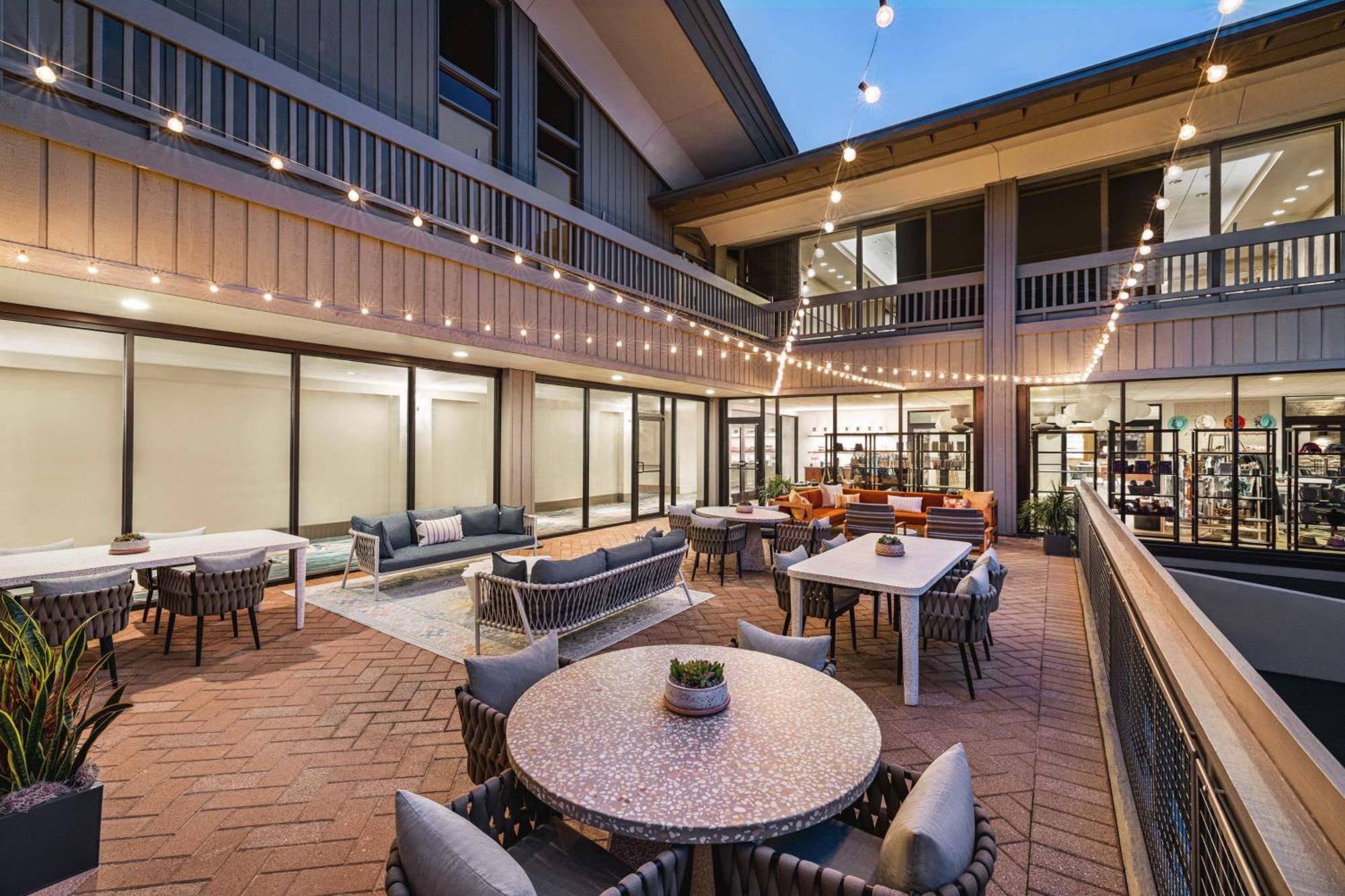 The Woodlands Resort, Curio Collection By Hilton Екстериор снимка