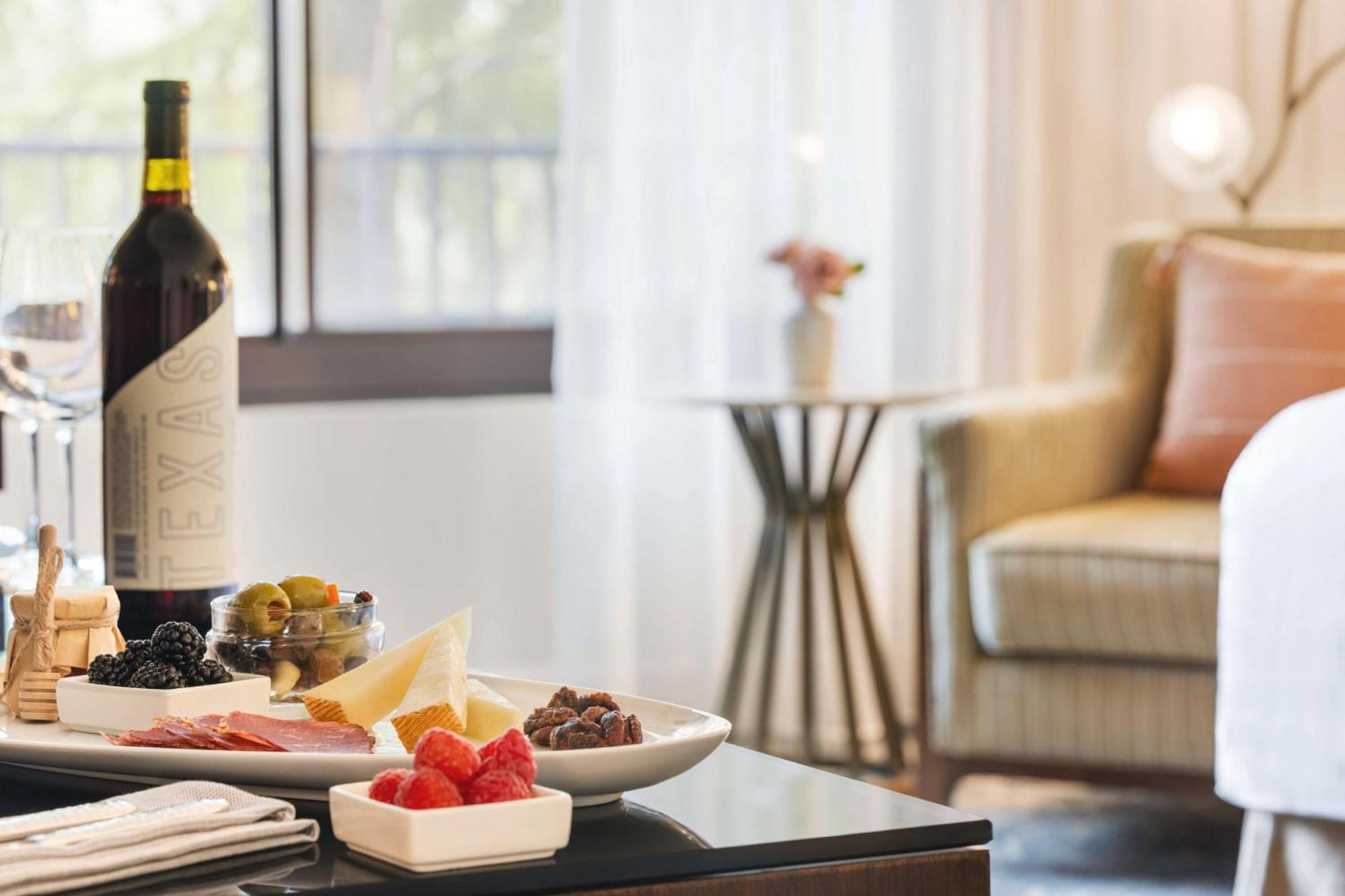 The Woodlands Resort, Curio Collection By Hilton Екстериор снимка