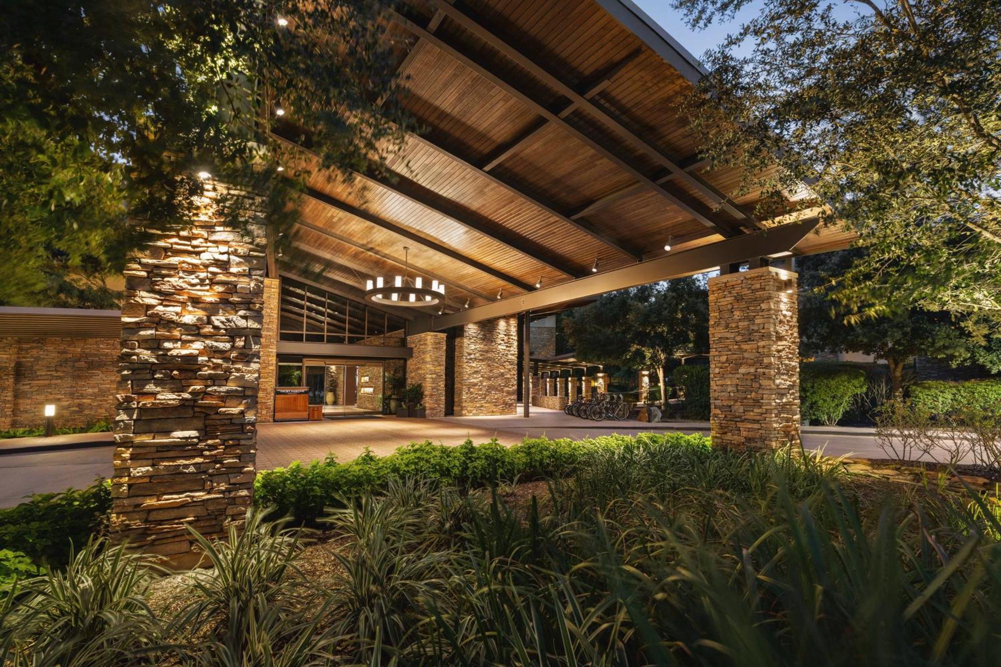 The Woodlands Resort, Curio Collection By Hilton Екстериор снимка